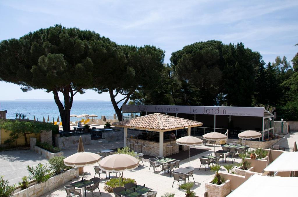 Hotel De La Plage Le Lavandou Exterior foto